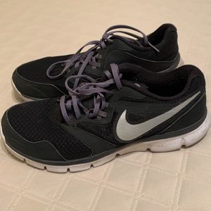 Men’s Nike running shoes size 10